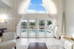 Smart TV - Waterfront 5 Bed/5Bath Home-Pool, Dock, Las Olas

 (Fort Lauderdale)