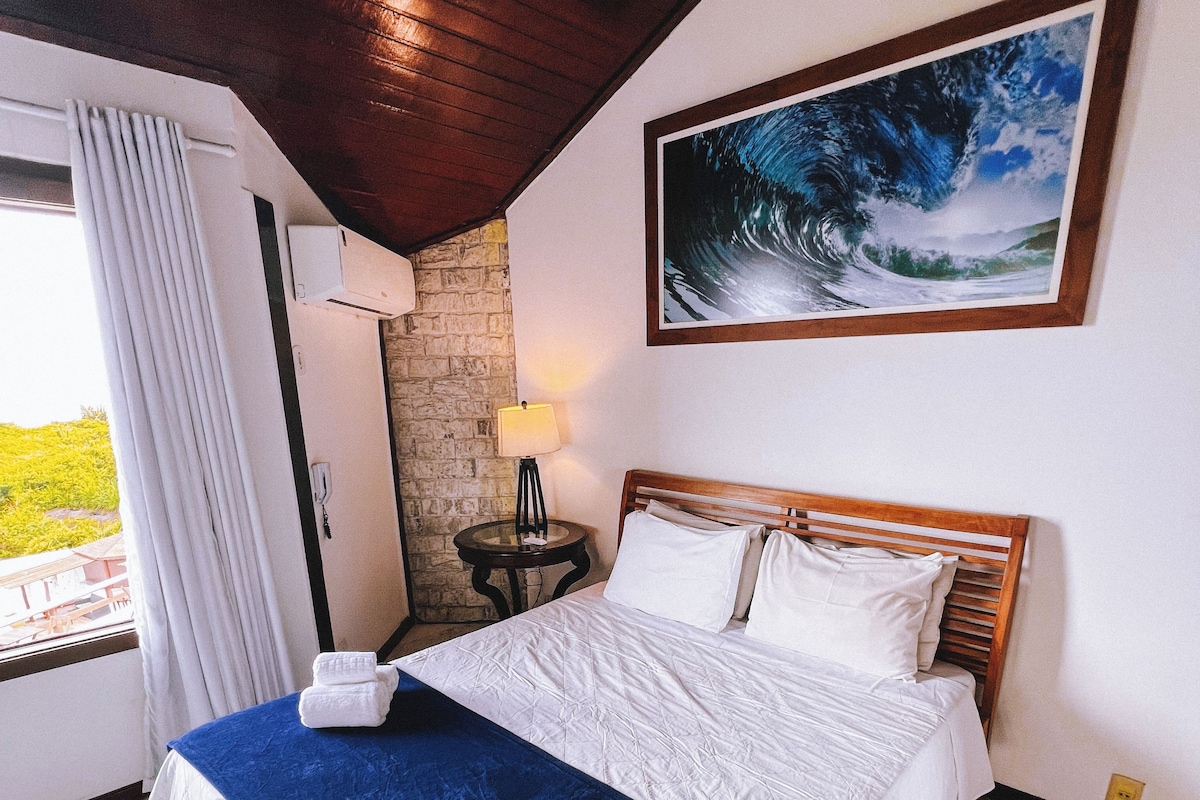 Quarto luxo | Wi-Fi de cortesia, roupa de cama