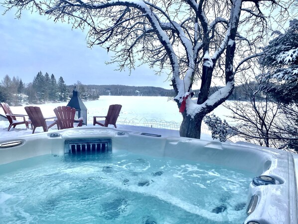 Baignoire à remous extérieure