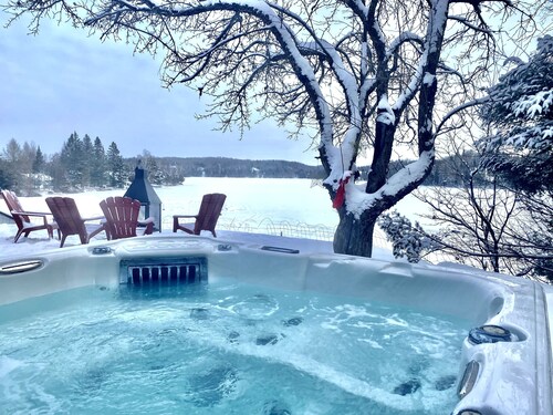 Luxury Panoramic View Waterfront-SPA-Games-Foyer