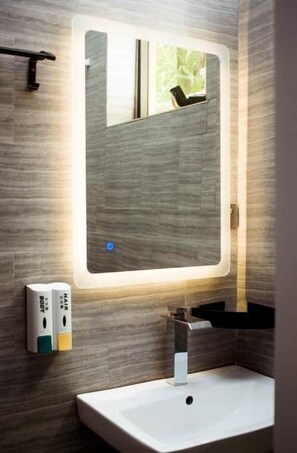 Shower - Stay Apartment (Kigali)
