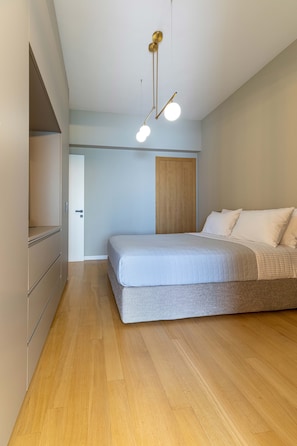 2 bedrooms, in-room safe, desk, soundproofing