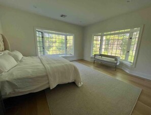 5 bedrooms, iron/ironing board, free WiFi, bed sheets