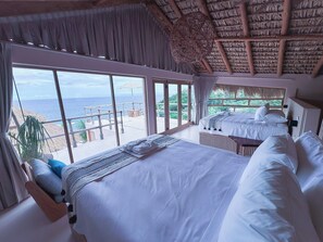 Panoramic Studio Suite, 2 Bedrooms | Egyptian cotton sheets, premium bedding, in-room safe, blackout drapes - Xeno Hotel Boutique (San Pedro Pochutla)