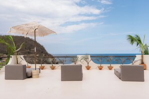 Terrace/patio - Xeno Hotel Boutique (San Pedro Pochutla)