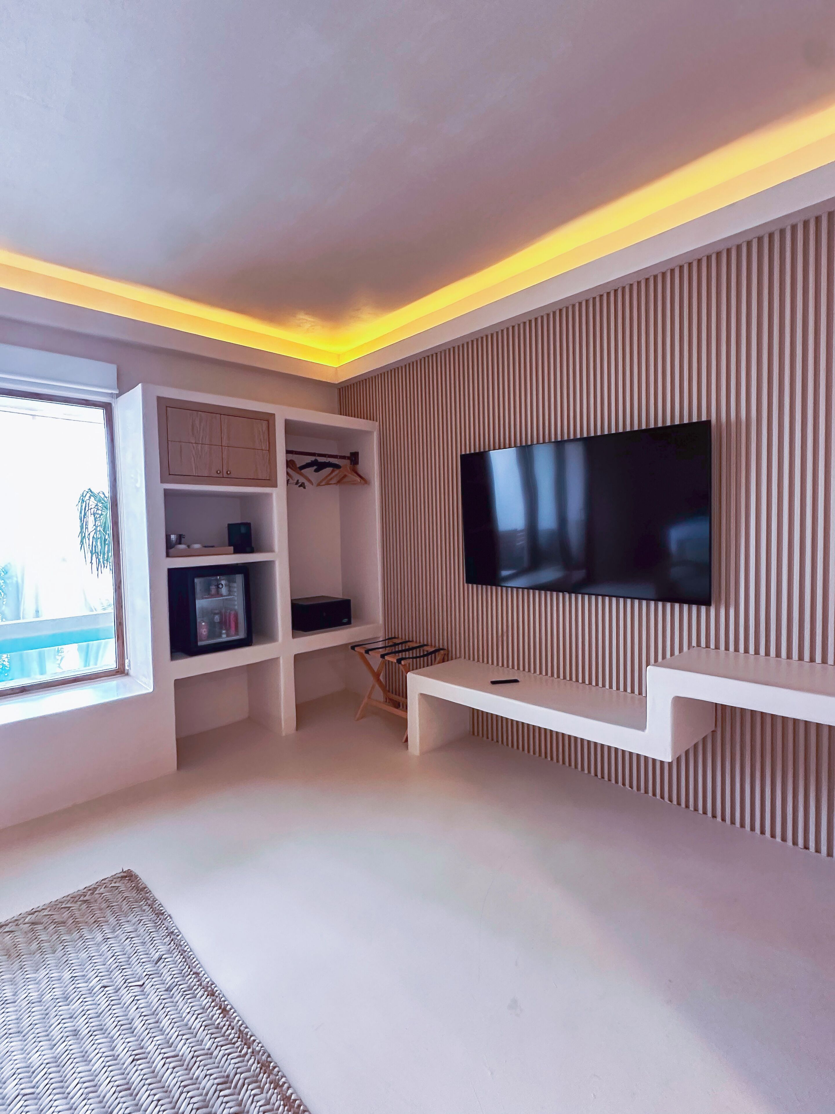 Suite estudio clásica, alberca privada | Sábanas de algodón egipcio, ropa de cama de alta calidad y minibar 