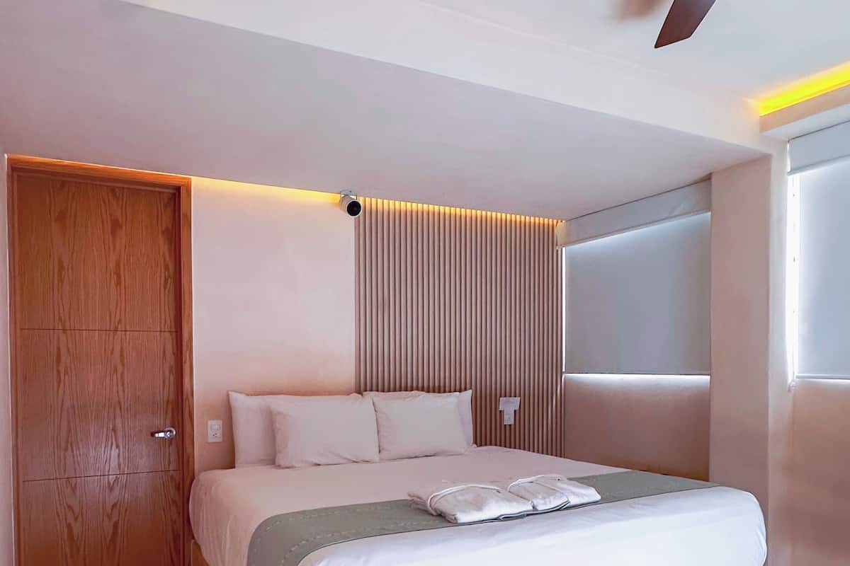 Standard Room, Ocean View | Egyptian cotton sheets, premium bedding, in-room safe, blackout drapes