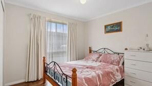 3 bedrooms, internet