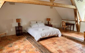 8 Schlafzimmer, BĂŒgeleisen/BĂŒgelbrett, BettwĂ€sche