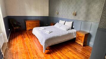 8 chambres, fer et planche Ă  repasser, draps fournis