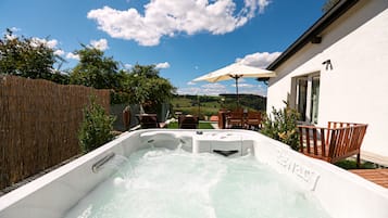 Cottage Romantique, 1 chambre, bain à remous, vue vallée | Terrasse/Patio