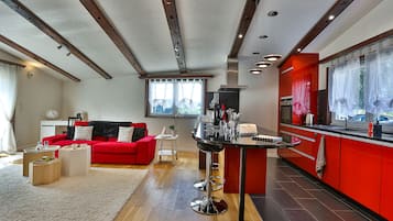 Romantic Cottage, 1 Bedroom, Hot Tub, Valley View | Private kitchen | Full-size fridge, oven, stovetop, dishwasher