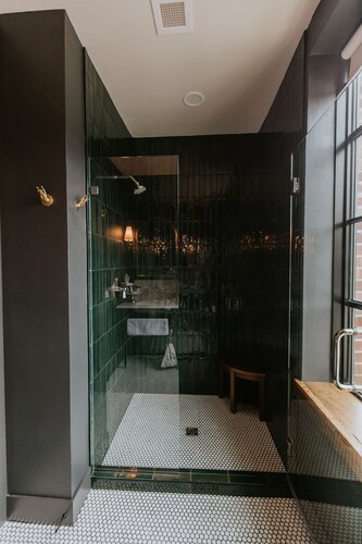 Boutique Hotel - The Hatchery on the river
