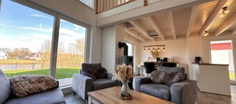 Vacation home by the lake with fireplace, sauna and whirlpool