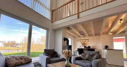 Ferienhaus am See mit Kamin, Sauna und Whirlpool