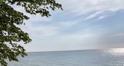 Charming 3-bedroom cottage in enjoyable Douglas with WiFi, AC