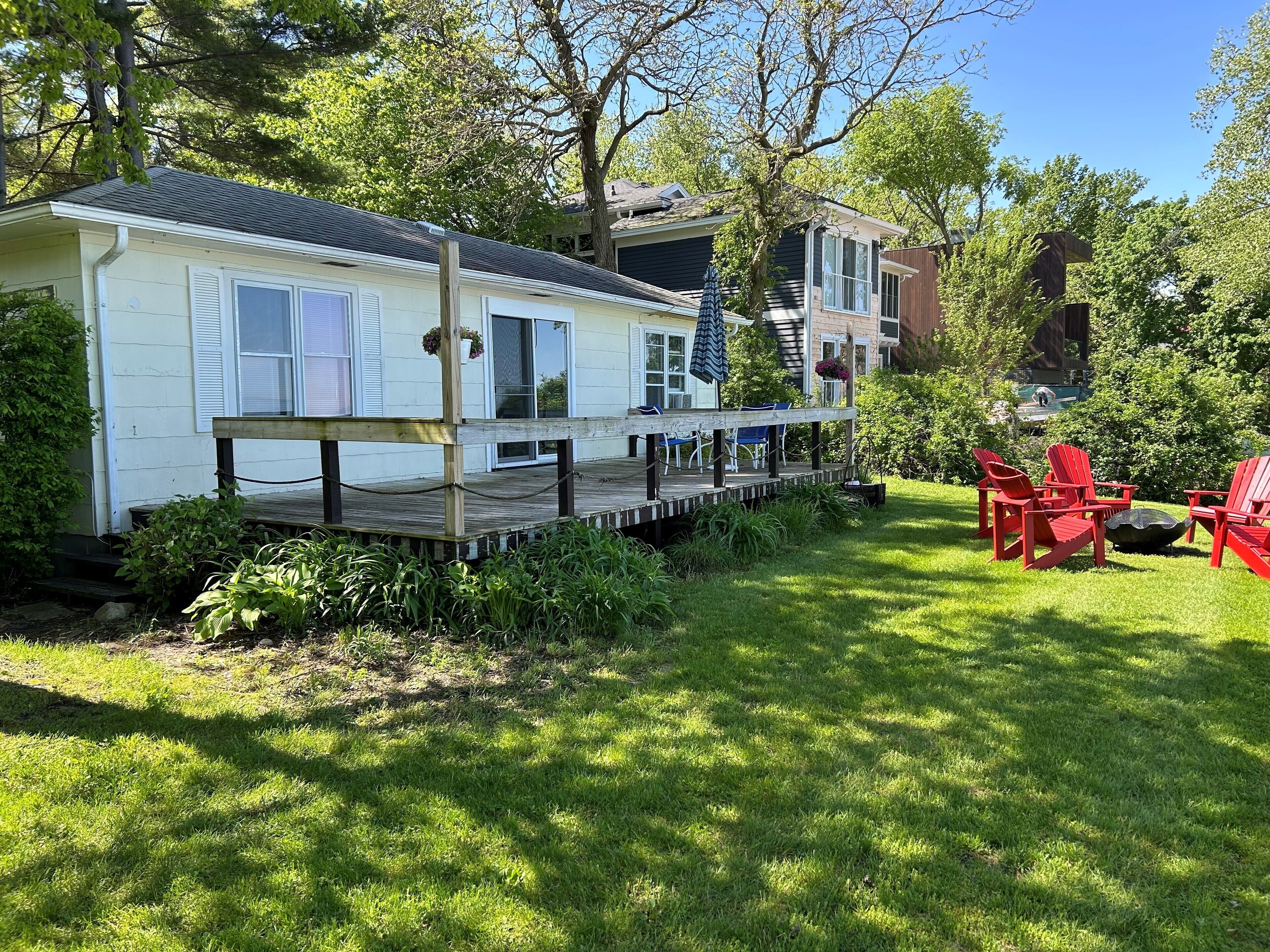 Cute Cottage on the beach with an amazing view overlooking Lake Michigan!