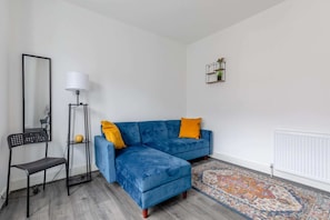 Basic House | Living area