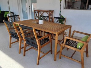 Outdoor dining - North Phoenix Beautiful Home. Huge Pool. Same events okay. (Phoenix)