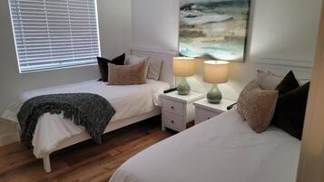 3 bedrooms, in-room safe, iron/ironing board, free WiFi