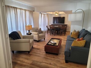 Smart TV, fireplace, printers - North Phoenix Beautiful Home. Huge Pool. Same events okay. (Phoenix)