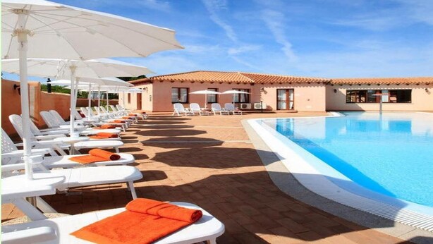 Pool - Apartment in Vignola Mare near Sandy Beach (Vignola Mare/Aglientu (SS))