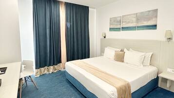 7 phòng ngủ, két bảo mật tại phòng, bàn