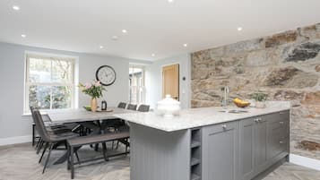 Dishwasher, cookware/dishes/utensils