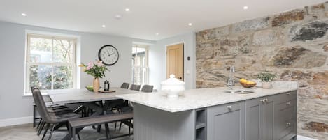 Dishwasher, cookware/dishes/utensils