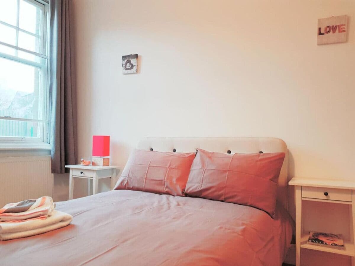 2 makuuhuonetta, työpöytä, Wi-Fi