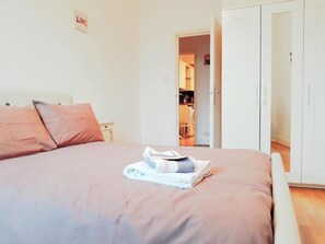 2 habitaciones, escritorio y wifi