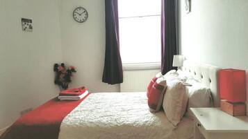 2 slaapkamers, een bureau, wifi