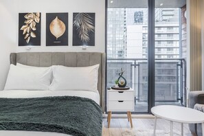 1 habitación, escritorio y wifi