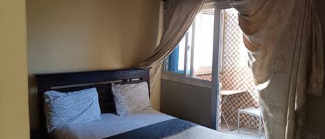 1 soverom, strykejern/-brett, wi-fi (inkludert) og sengetøy