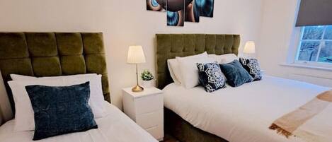 1 soveværelse, skrivebord, Wi-Fi