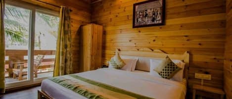 Romantic Cottage | 1 bedroom, individually furnished, iron/ironing board, free WiFi