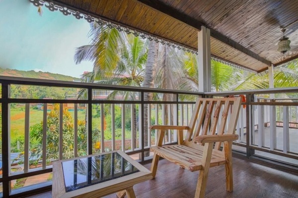 Romantic Cottage | Iron/ironing board (on request), WiFi (free), individually furnished
