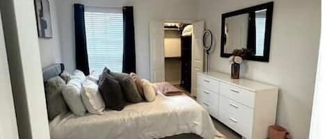 1 Schlafzimmer, Schreibtisch, Bügeleisen/Bügelbrett, kostenloses WLAN