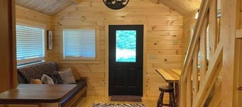 Asheboro 1BR Cabin Near NC Zoo | Loft & Water View