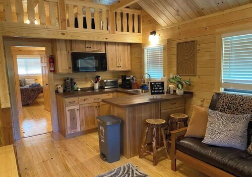 Asheboro 1BR Cabin Near NC Zoo | Loft & Water View