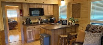 Asheboro 1BR Cabin Near NC Zoo | Loft & Water View