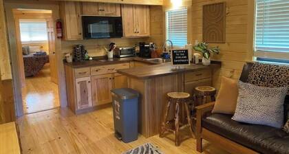 Asheboro 1BR Cabin Near NC Zoo | Loft & Water View