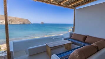 GERONTAS Suite Sea View with Outdoor Jacuzzi | Terrace/patio