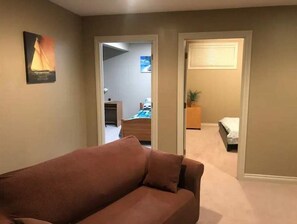 2 bedrooms, in-room safe, iron/ironing board, free WiFi