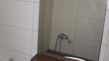 Apartment | Badezimmer | Dusche, Handtücher