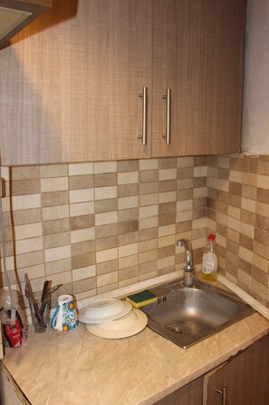 Apartment | Private kitchen - Renovated Studio Olympiados (Thessaloniki)