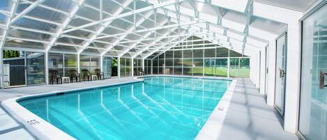 Alberca techada y alberca climatizada