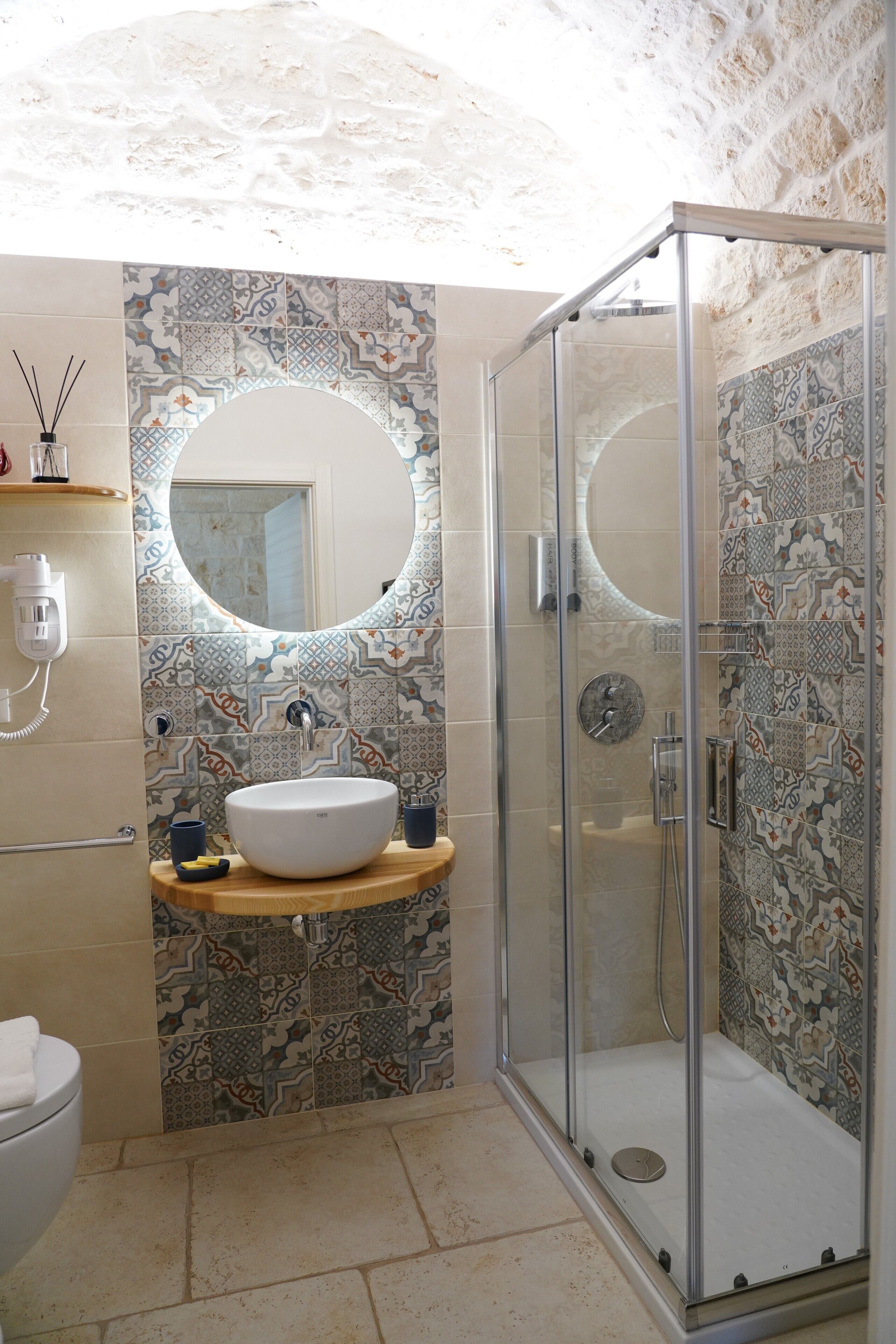 Superior House, City View | Bathroom | Shower, rainfall showerhead, designer toiletries, hair dryer