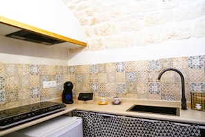Maison Supérieure, vue ville | Cuisine privée | Réfrigérateur, four, plaque de cuisson, machine à expresso