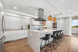 Fridge, microwave, oven, coffee/tea maker